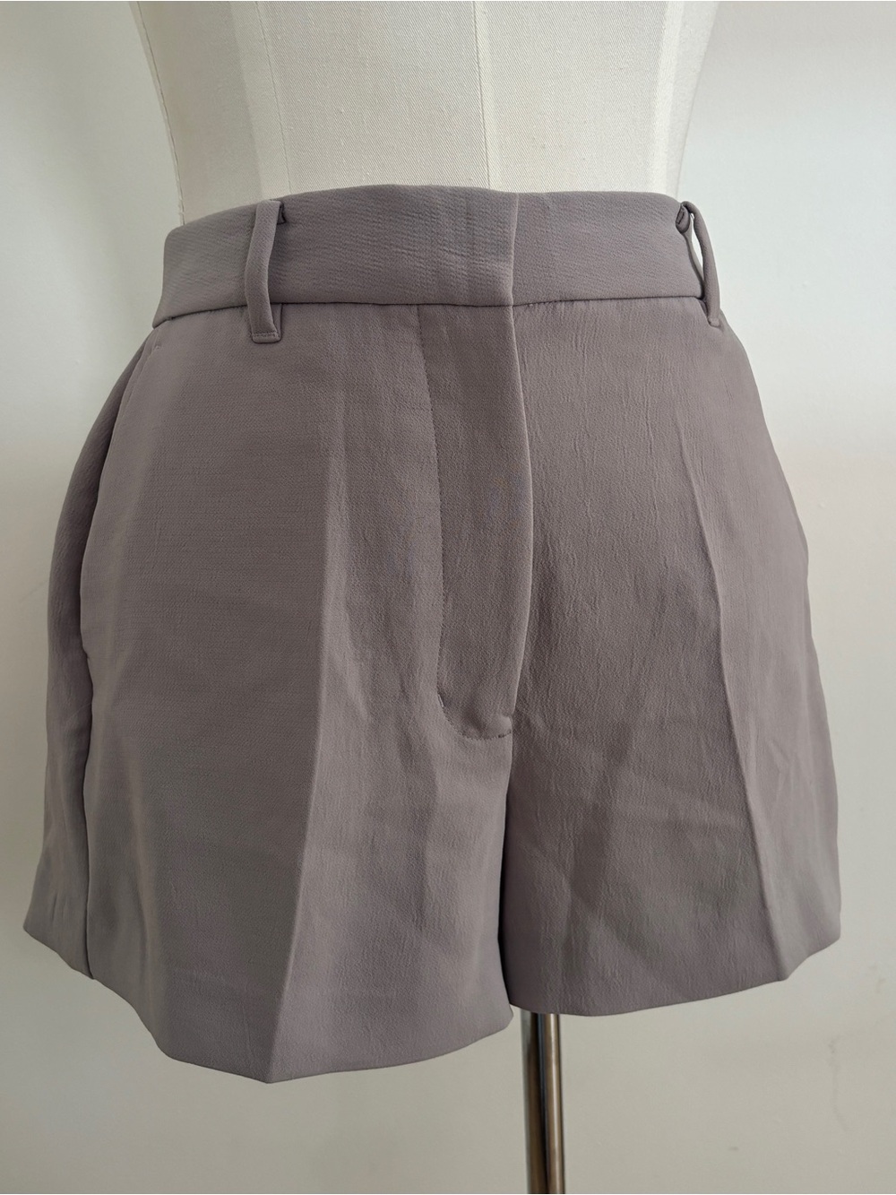 Wilfred Effortless High-Waist Pleated Shorts